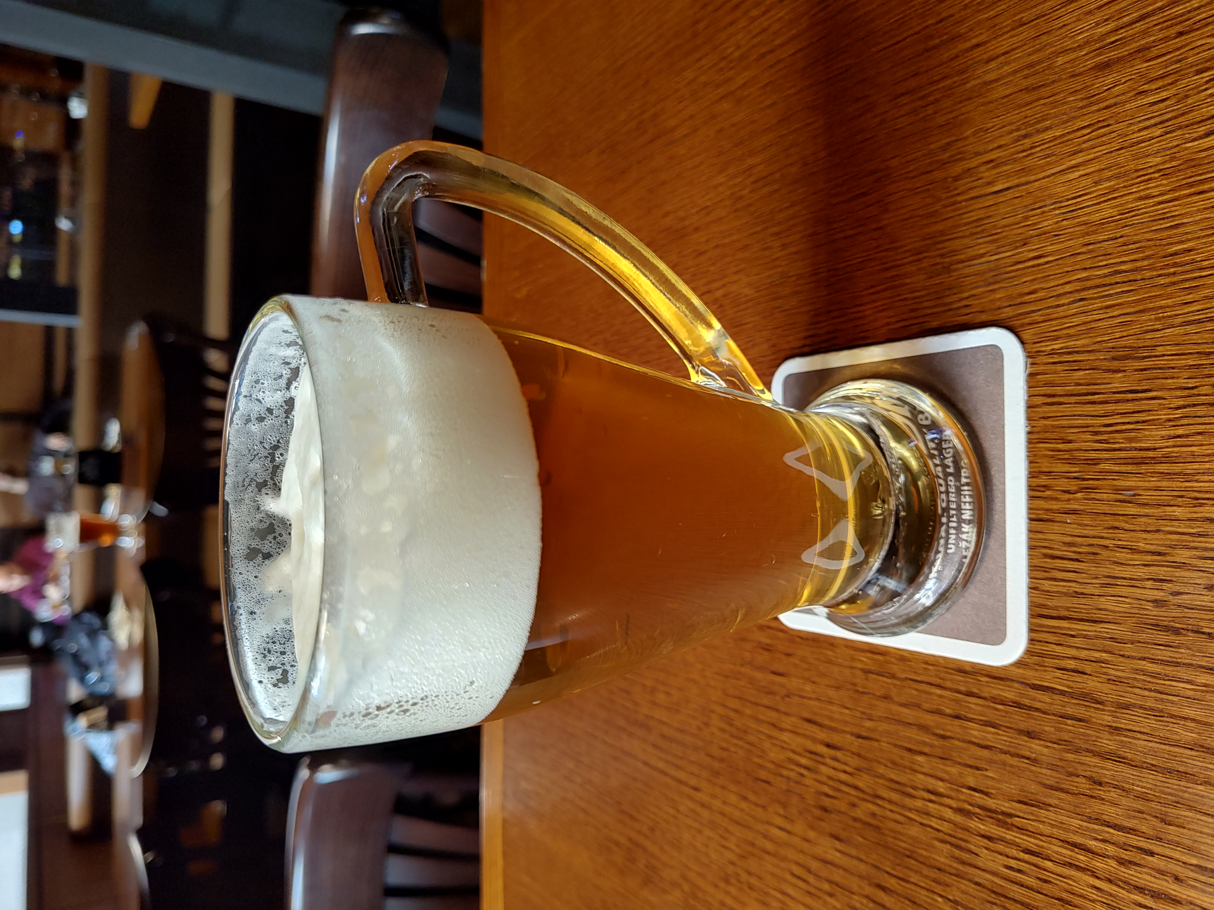 Cerveza del Pivovar Národní. Por desgracia, no está a la altura del local