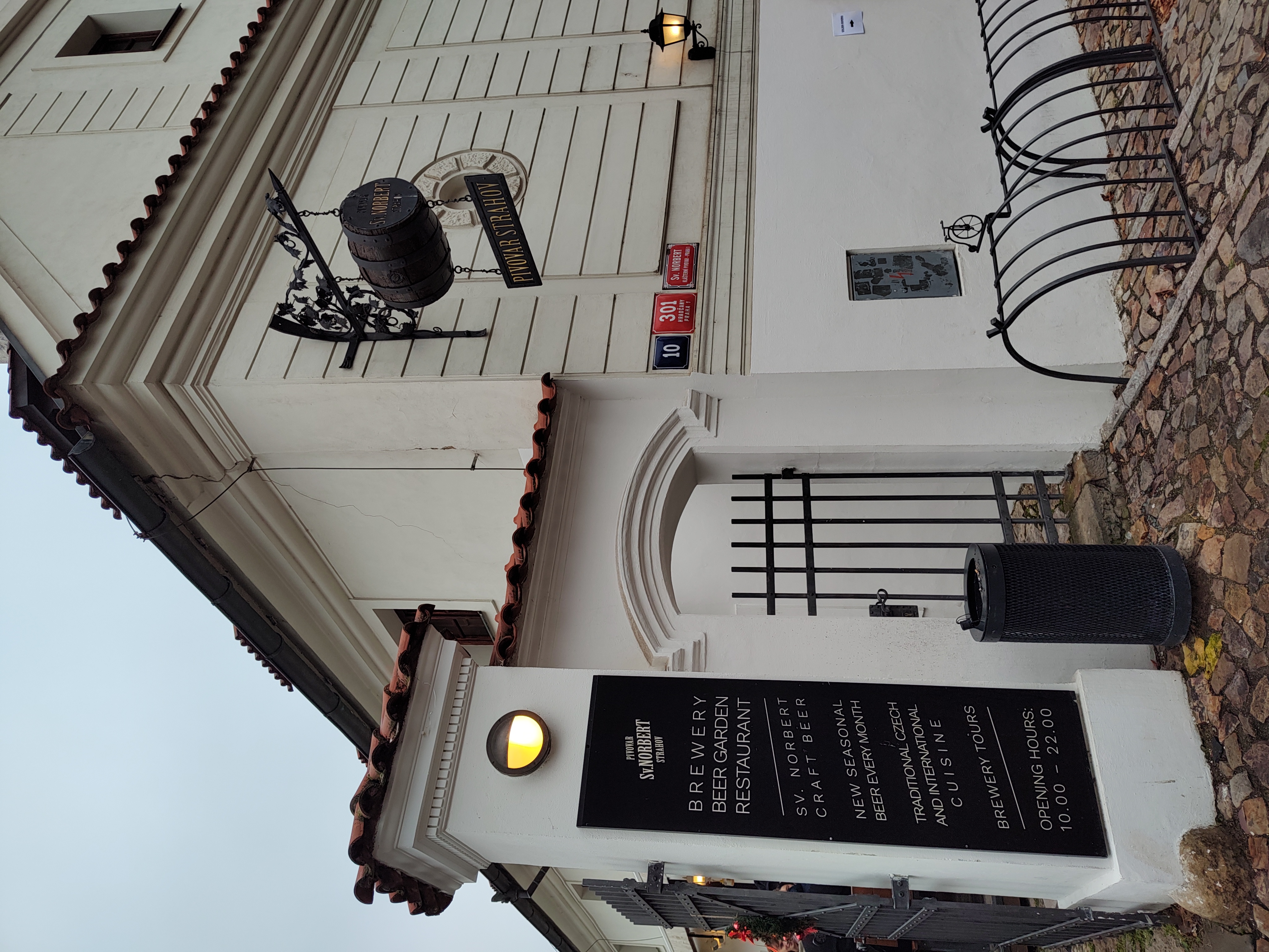 Pivovar Strahov, brewpub con luces y sombras situado en el Monasterio de Strahov en Praga
