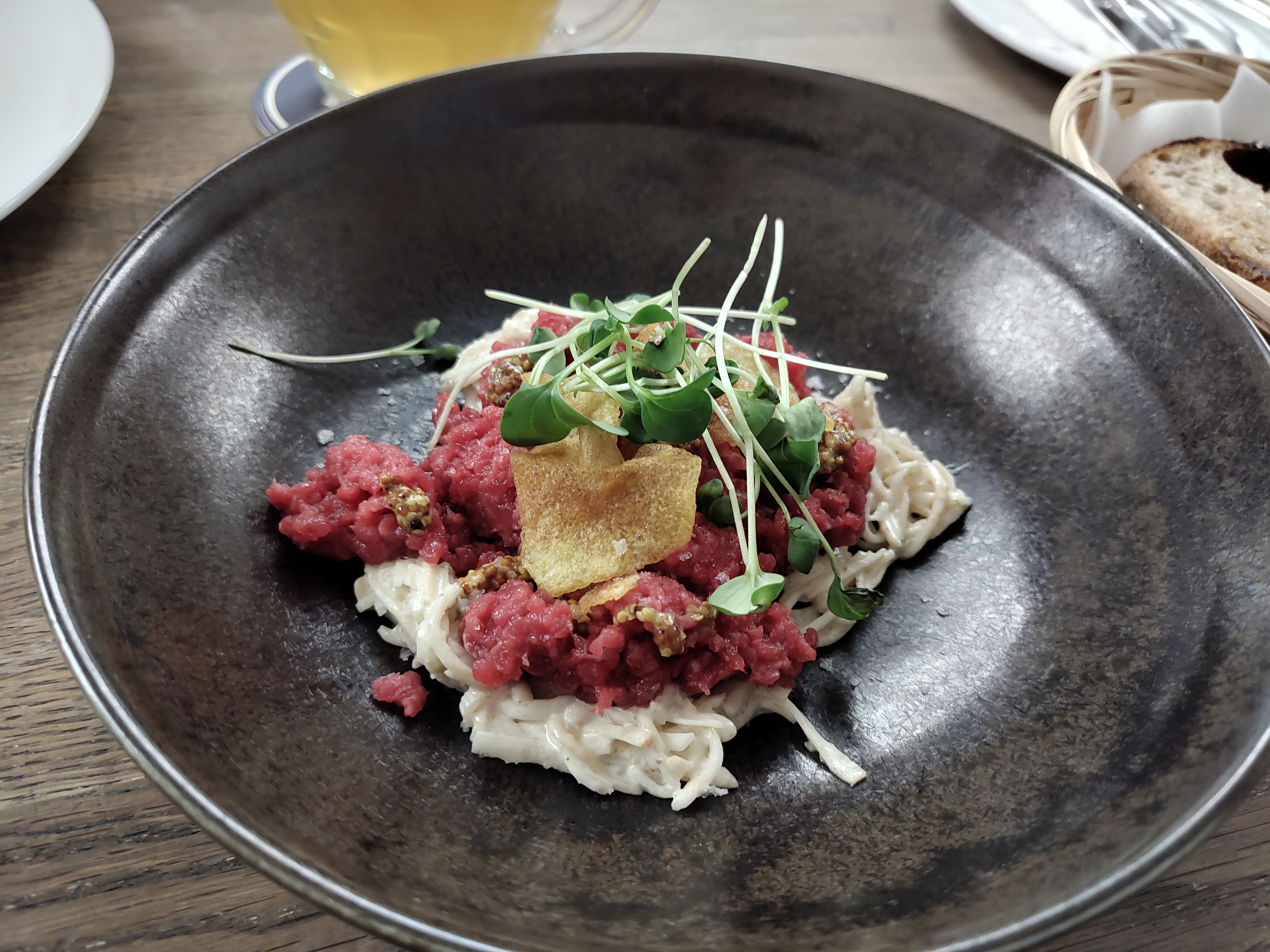 Steak tartar del Vinohradský Pivovar en Praga