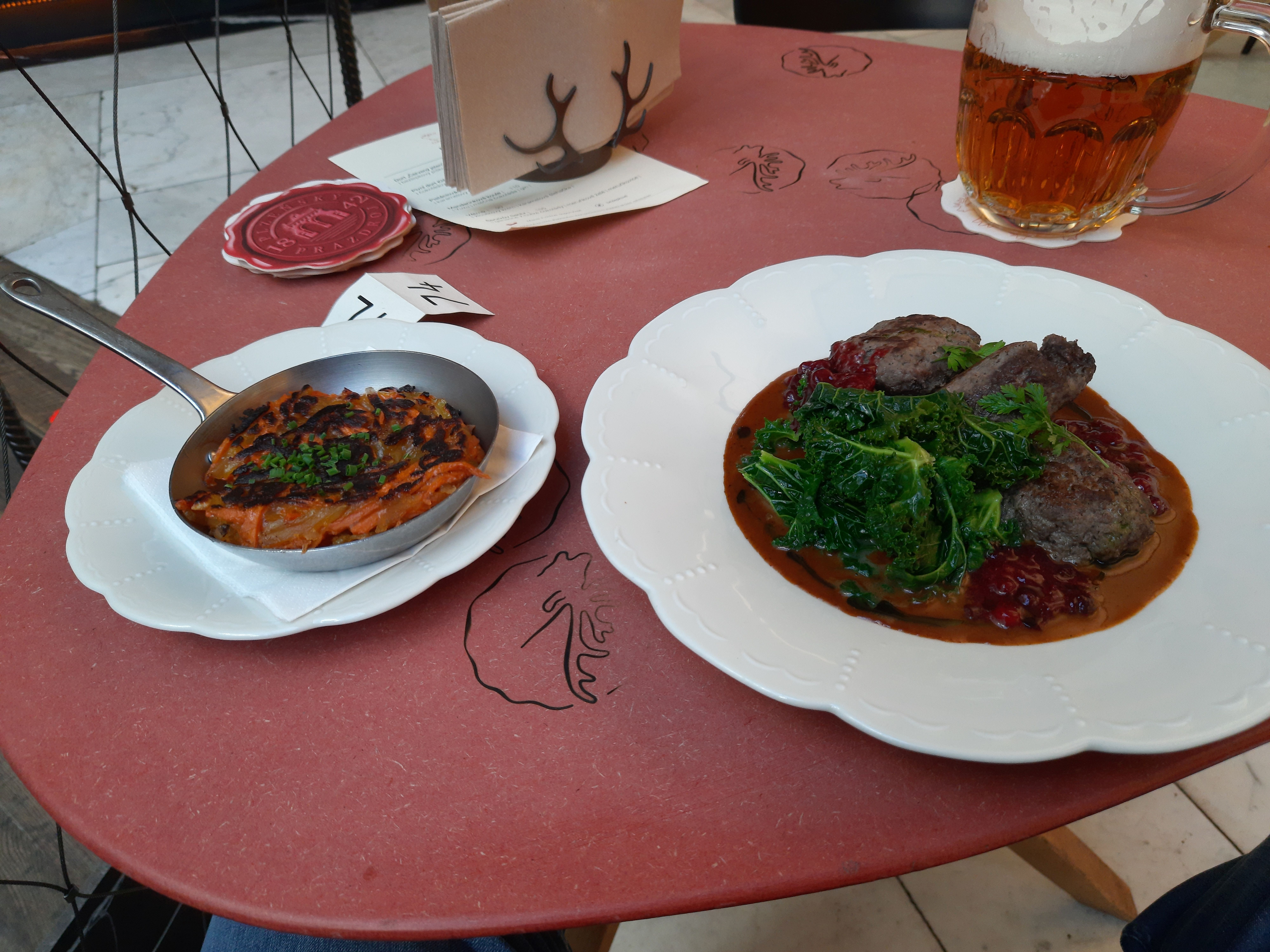 platos del restaurante Červený Jelen en Praga