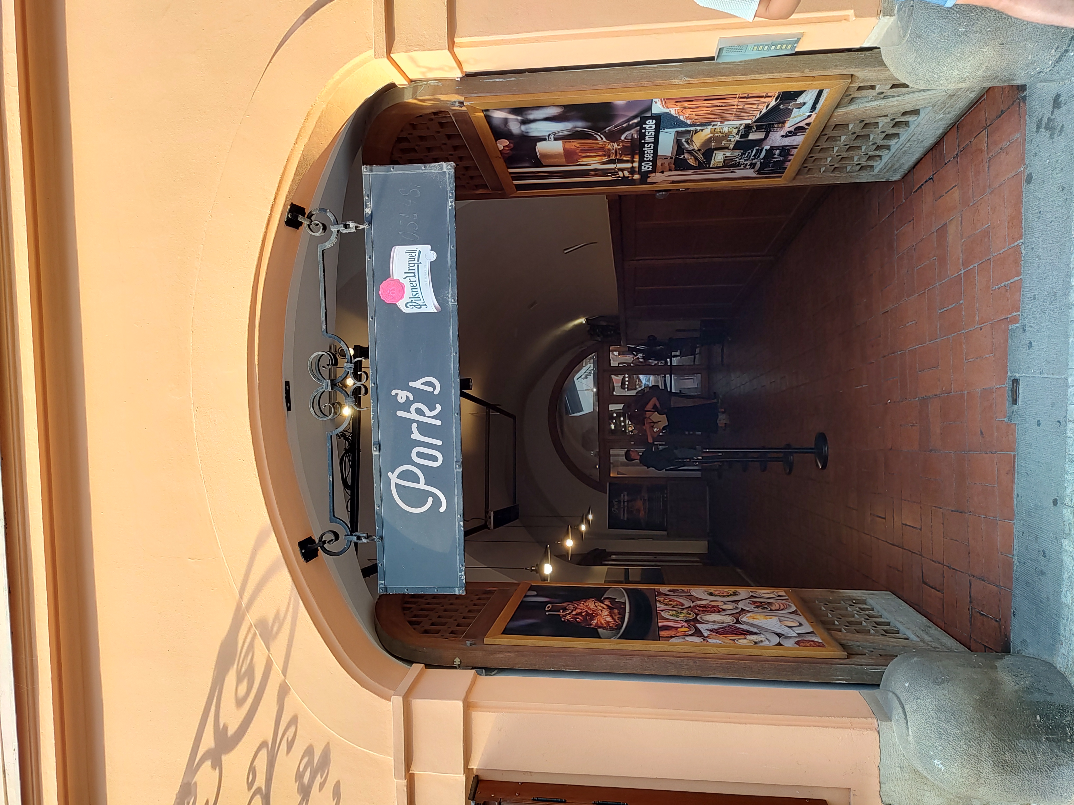 Fachada del restaurante Porks en Praga