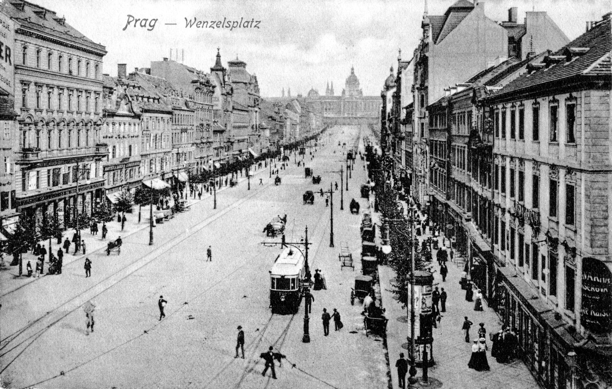 Tranvía en la plaza de Wenceslao de Praga