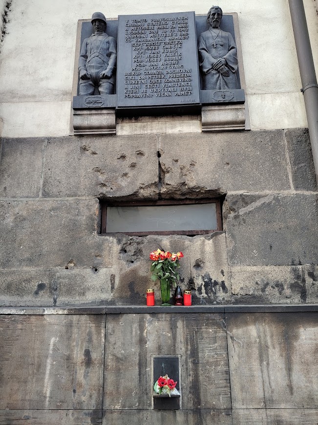 Impactos de bala en la Catedral de San Cirilo y San Metodio, Praga