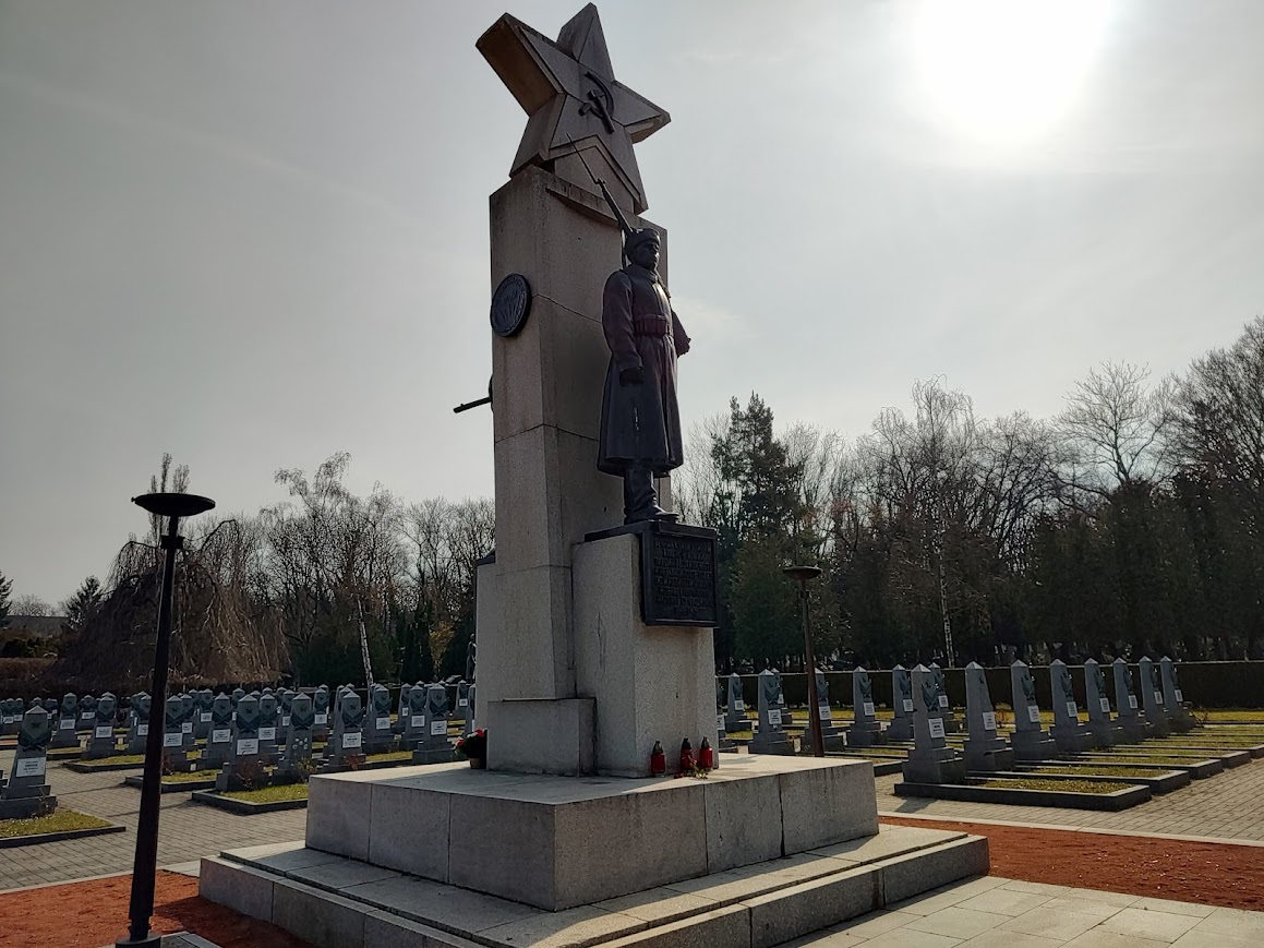 Memorial a los soldados soviéticos en el cementerio de Olšany, Praga