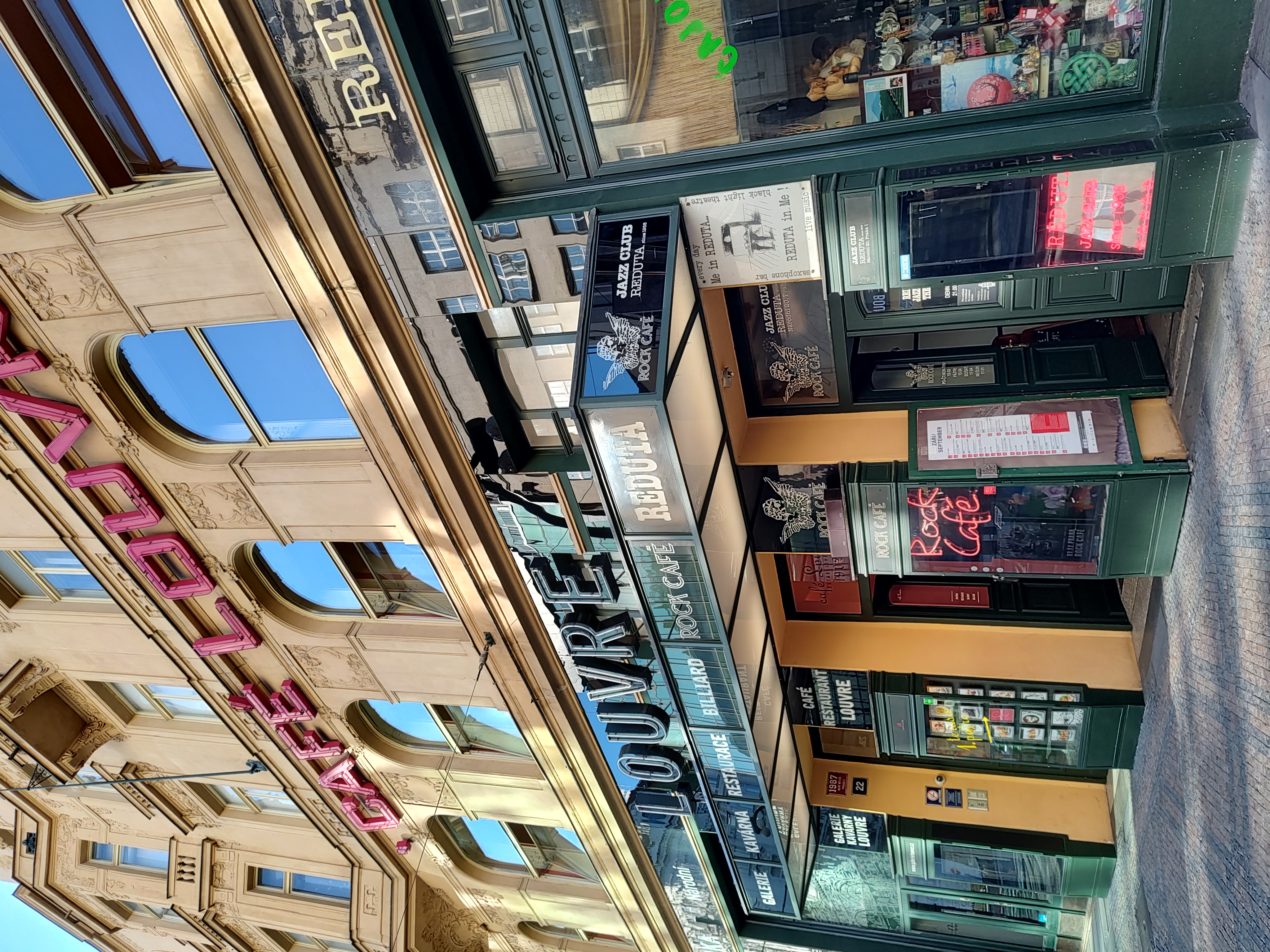 Café Louvre, una cafetería clásica en Praga