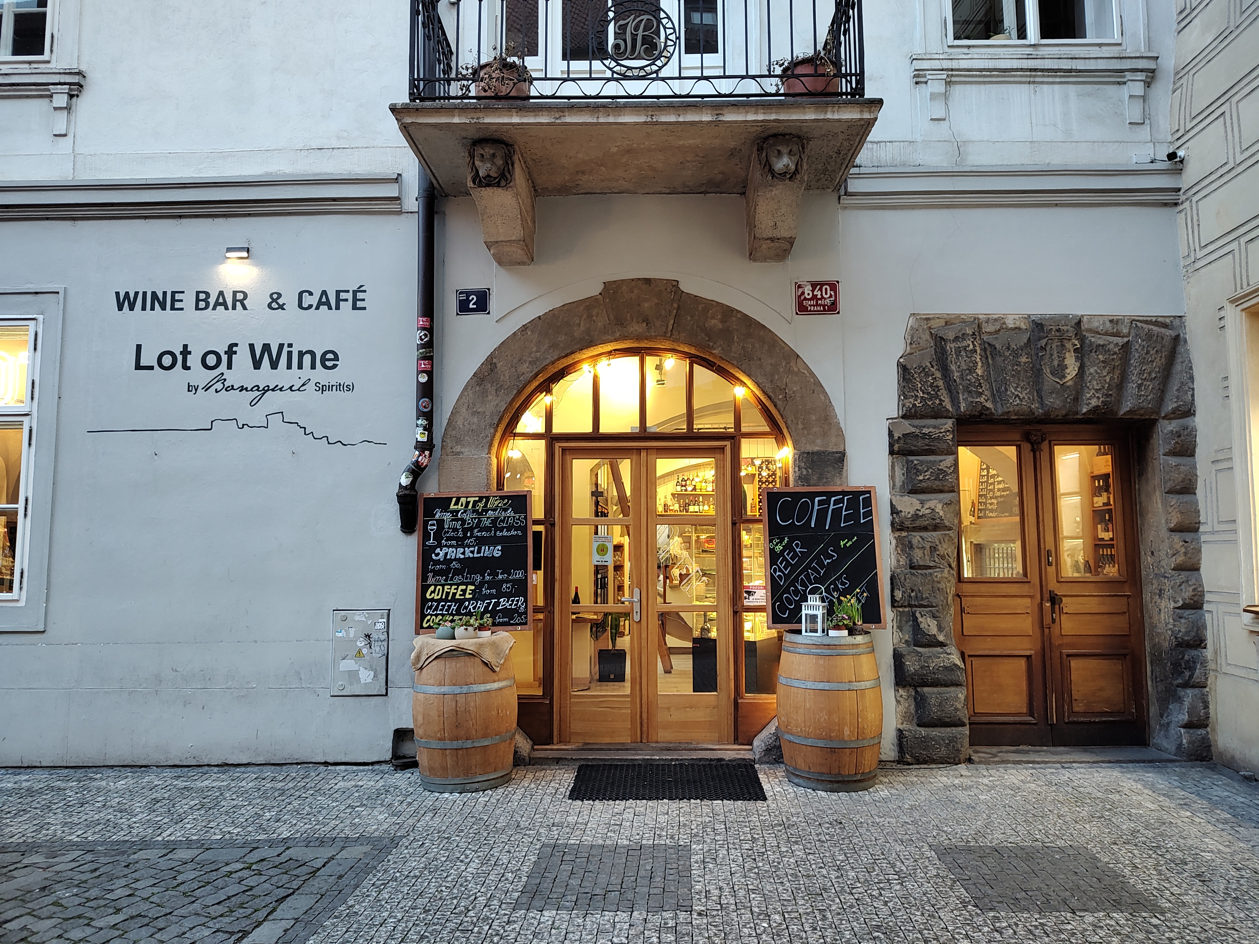 Lot of Wine, un sitio agradable de vinos en pleno centro de Praga