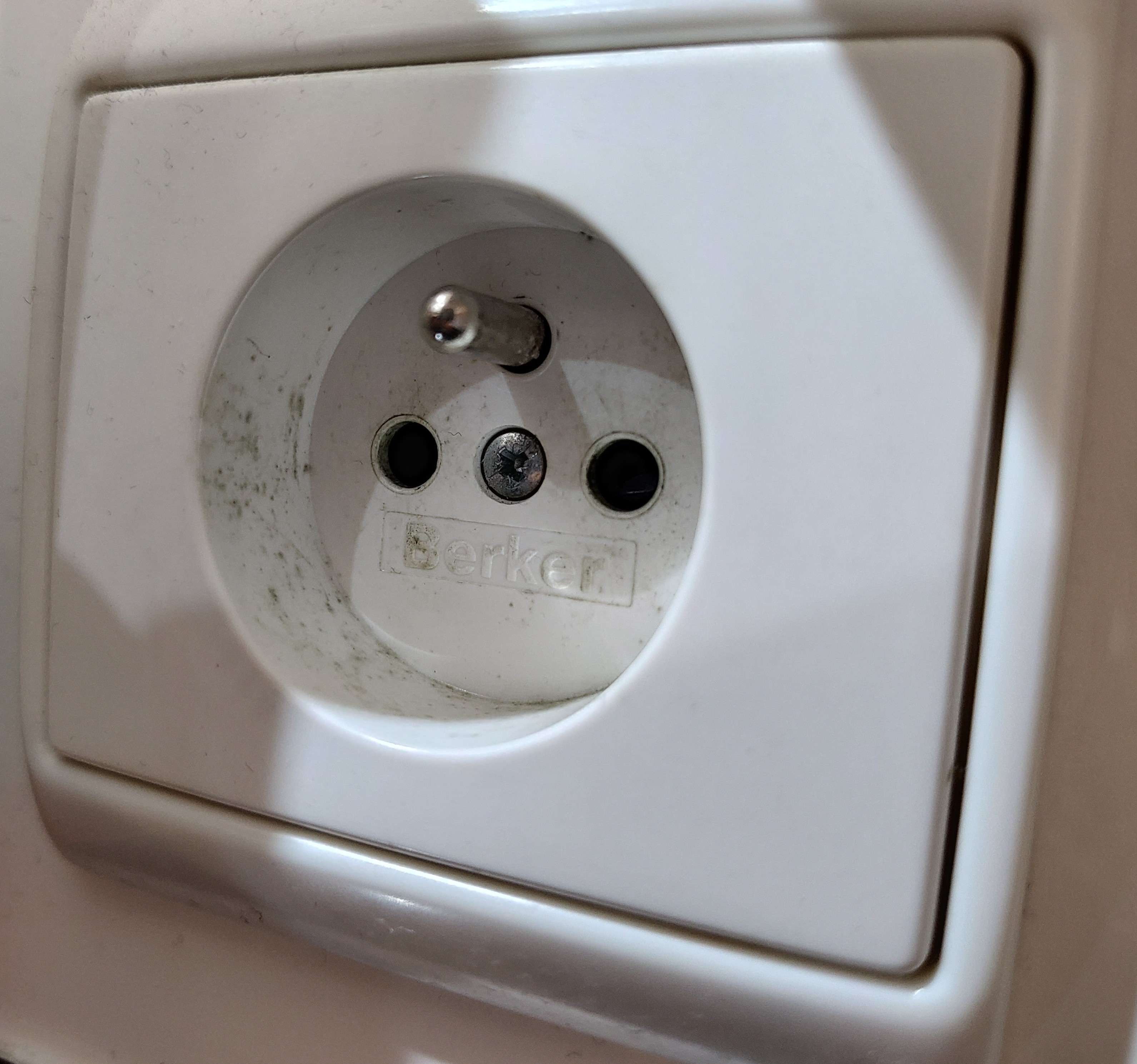 Enchufe tipo E usado en la República Checa